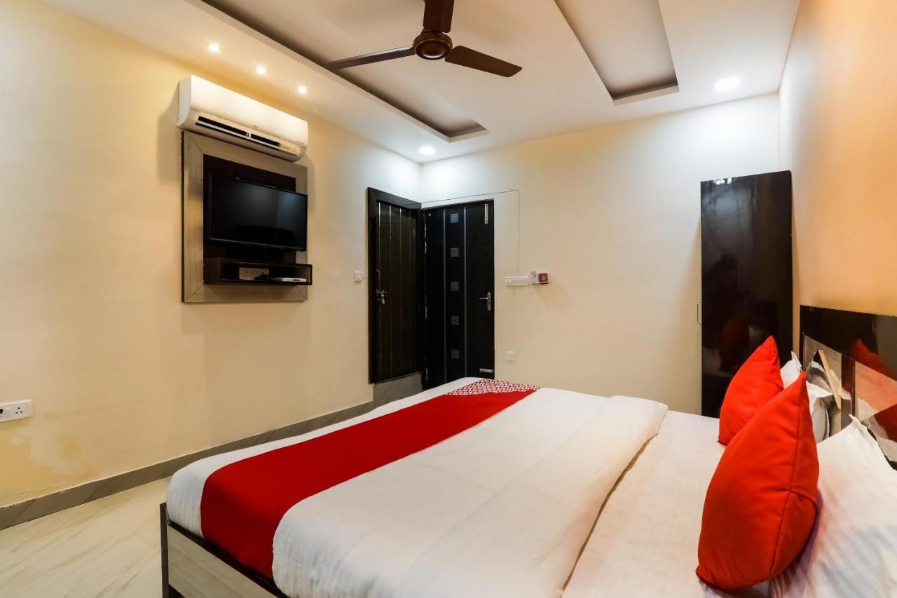 Hotel Oyo Flagship Krishna Regency Near Chaudhary Charan Singh International Airport à Bijnaur Extérieur photo
