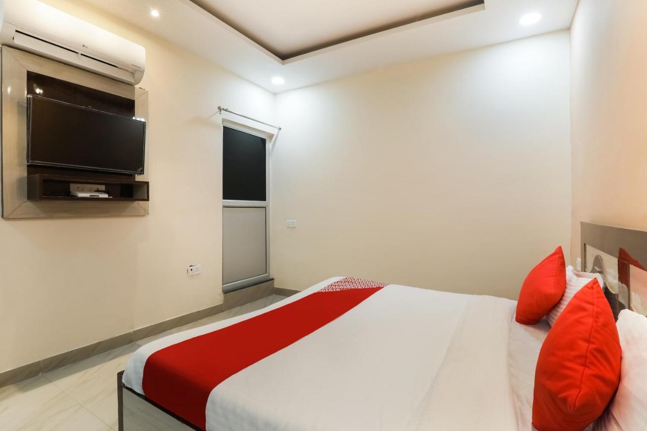 Hotel Oyo Flagship Krishna Regency Near Chaudhary Charan Singh International Airport à Bijnaur Extérieur photo
