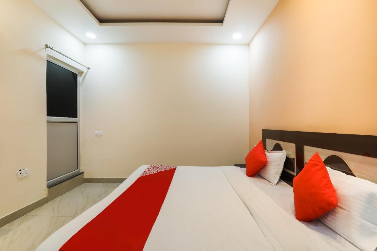 Hotel Oyo Flagship Krishna Regency Near Chaudhary Charan Singh International Airport à Bijnaur Extérieur photo