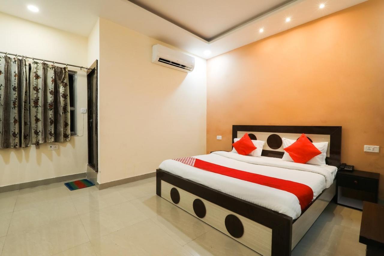 Hotel Oyo Flagship Krishna Regency Near Chaudhary Charan Singh International Airport à Bijnaur Extérieur photo