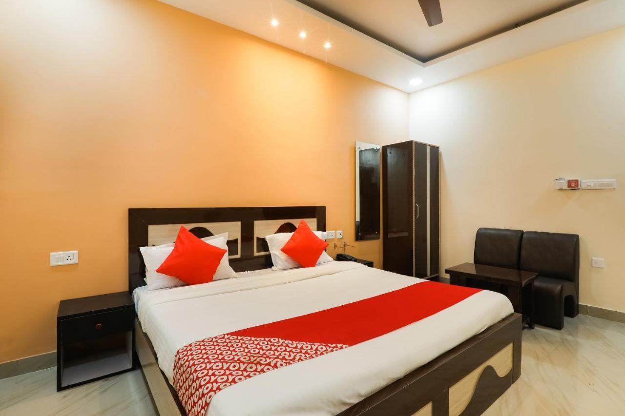 Hotel Oyo Flagship Krishna Regency Near Chaudhary Charan Singh International Airport à Bijnaur Extérieur photo